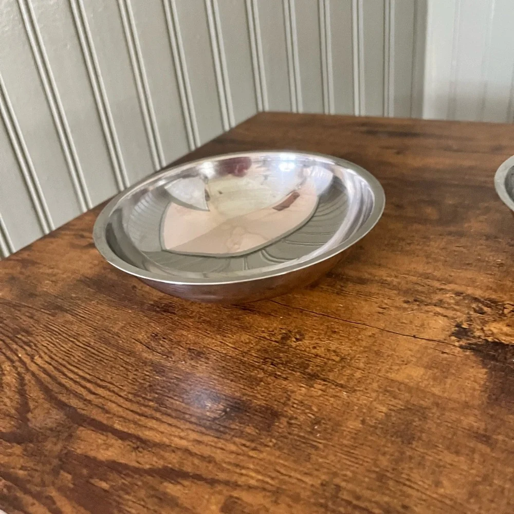 Set of 2 Silver Round Cat/Small Dog Bowls